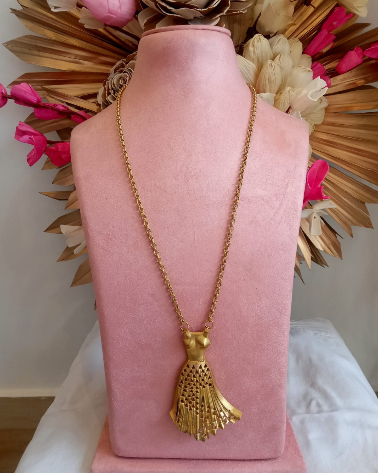 Elegant Gold Dress Pendant Necklace