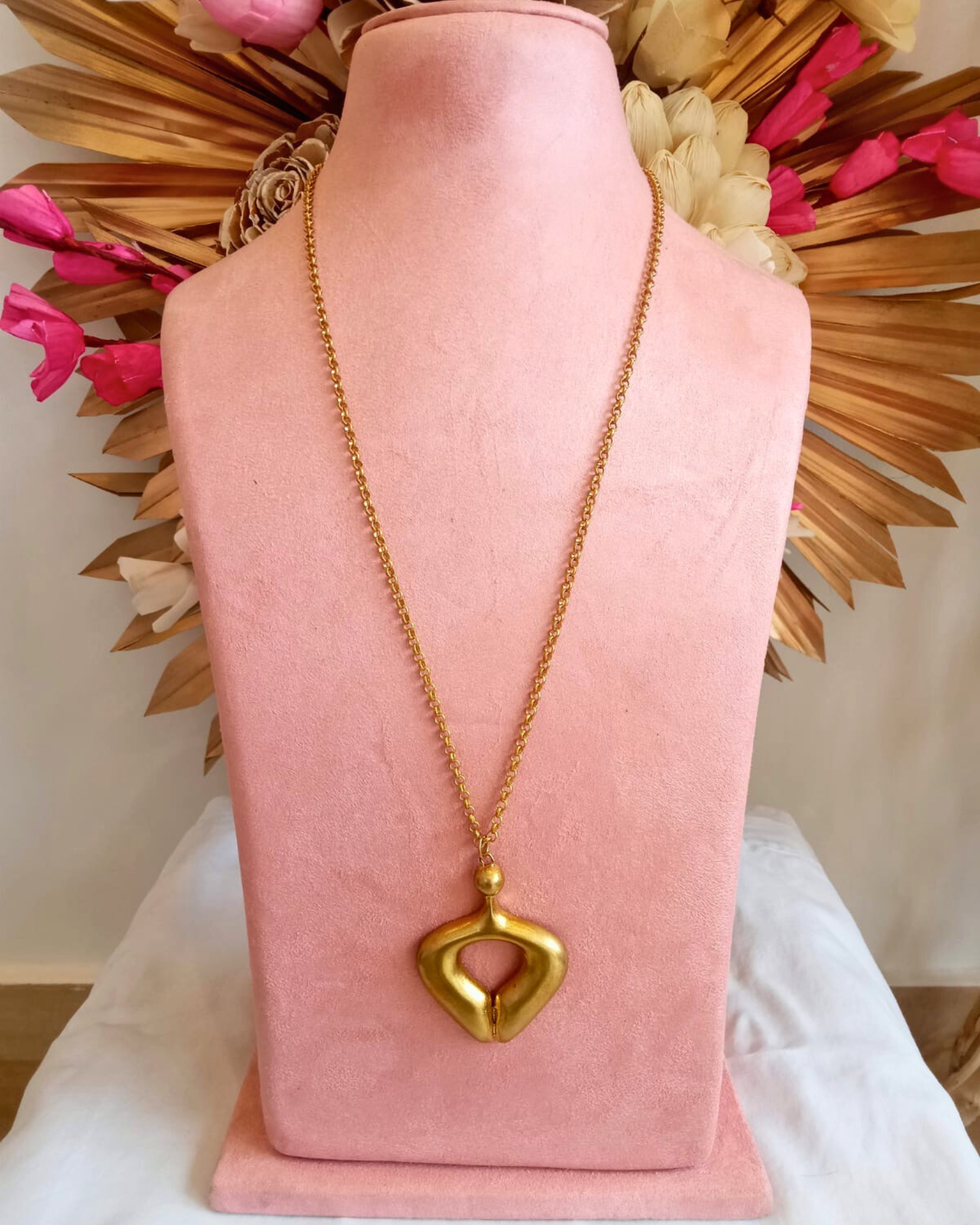 Minimal Gold Abstract Pendant Necklace