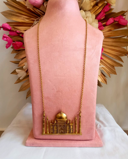 Taj Mahal Heritage Gold Pendant Necklace