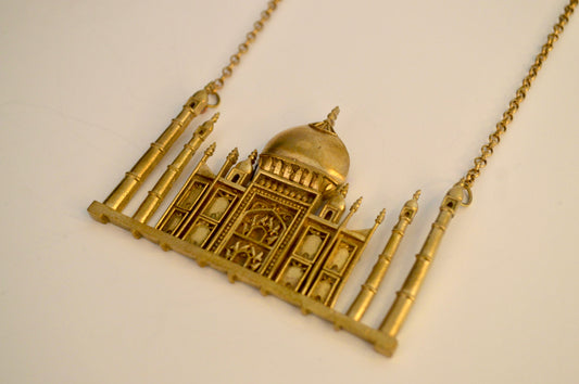 Taj Mahal Heritage Gold Pendant Necklace