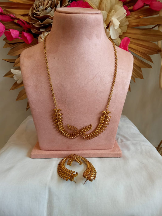 Valli Set – Brass Necklace & Earrings Inspired by Wild Vines