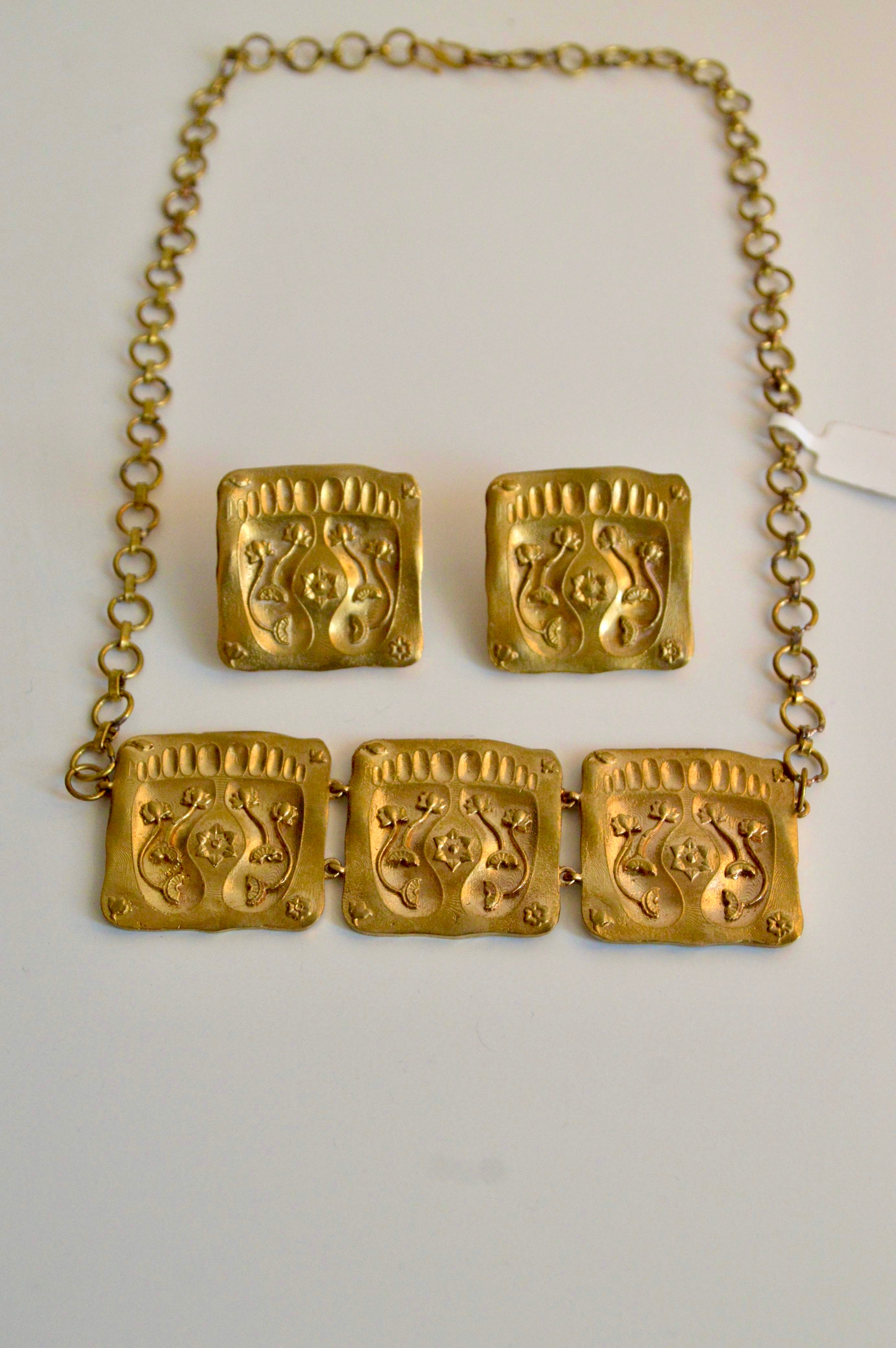 Padma Set – Footprint & Lotus Motif Brass Necklace & Earrings