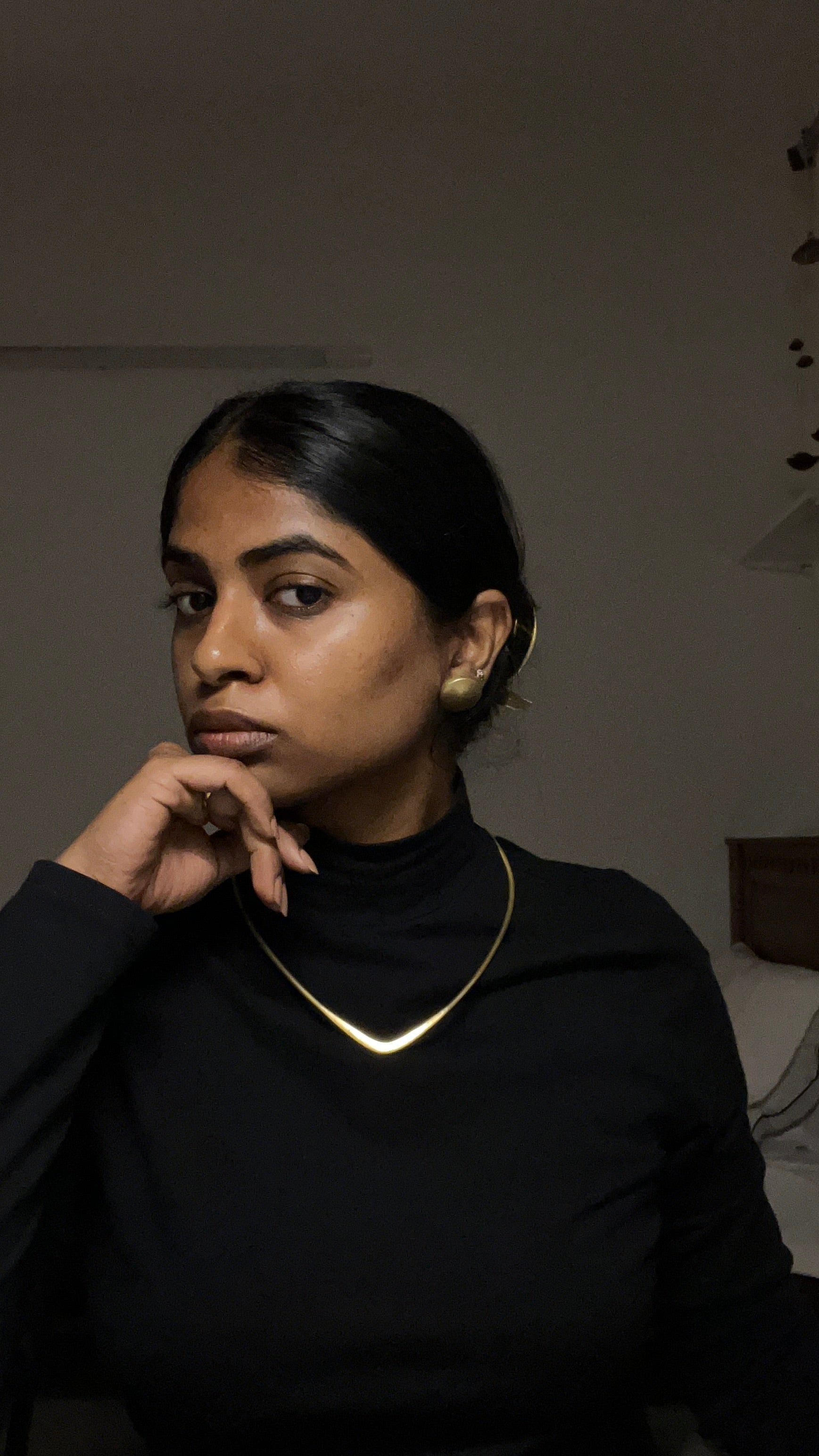 Sleek V-Curve Gold Choker Necklace