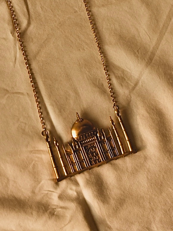 Taj Mahal Heritage Gold Pendant Necklace